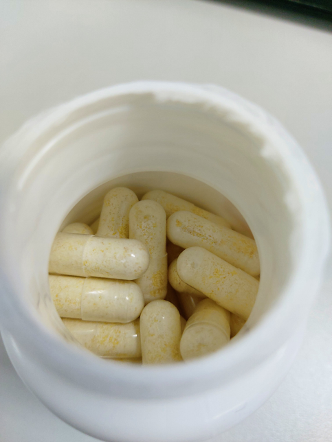 매스틱검 색깔이 이상한데, 이런 색을 띌 수도 있나요?의 0번 째 이미지