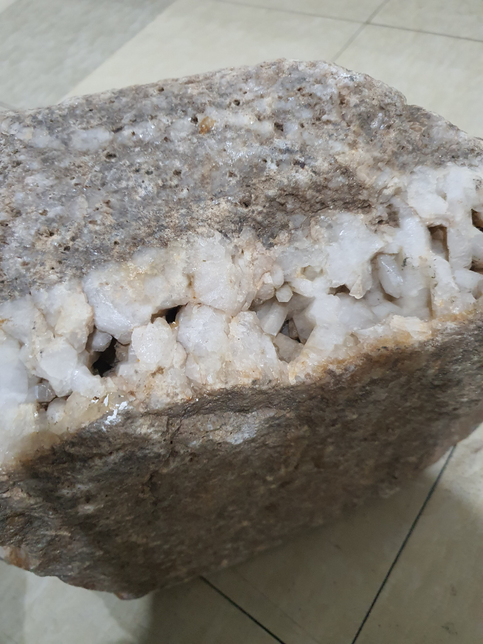 이것은 무슨돌인가요? 값어치가 있는지 궁금합니다의 1번 째 이미지