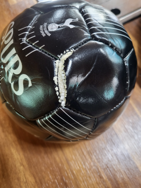 손흥민 싸인볼 + 손흥민 친필싸인 훼손 및 작업불량의 0번 째 이미지