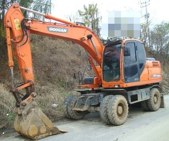 평소궁금했던건데 포크레인은 바퀴가아니고 왜 체인타입인지가 궁금해요의 1번 째 이미지